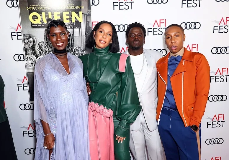 神木丽团队与国际明星在红毯上的合影